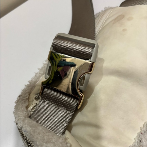 Lululemon Athletica Cream Sherpa Crossbody Bag - Picture 5 of 5